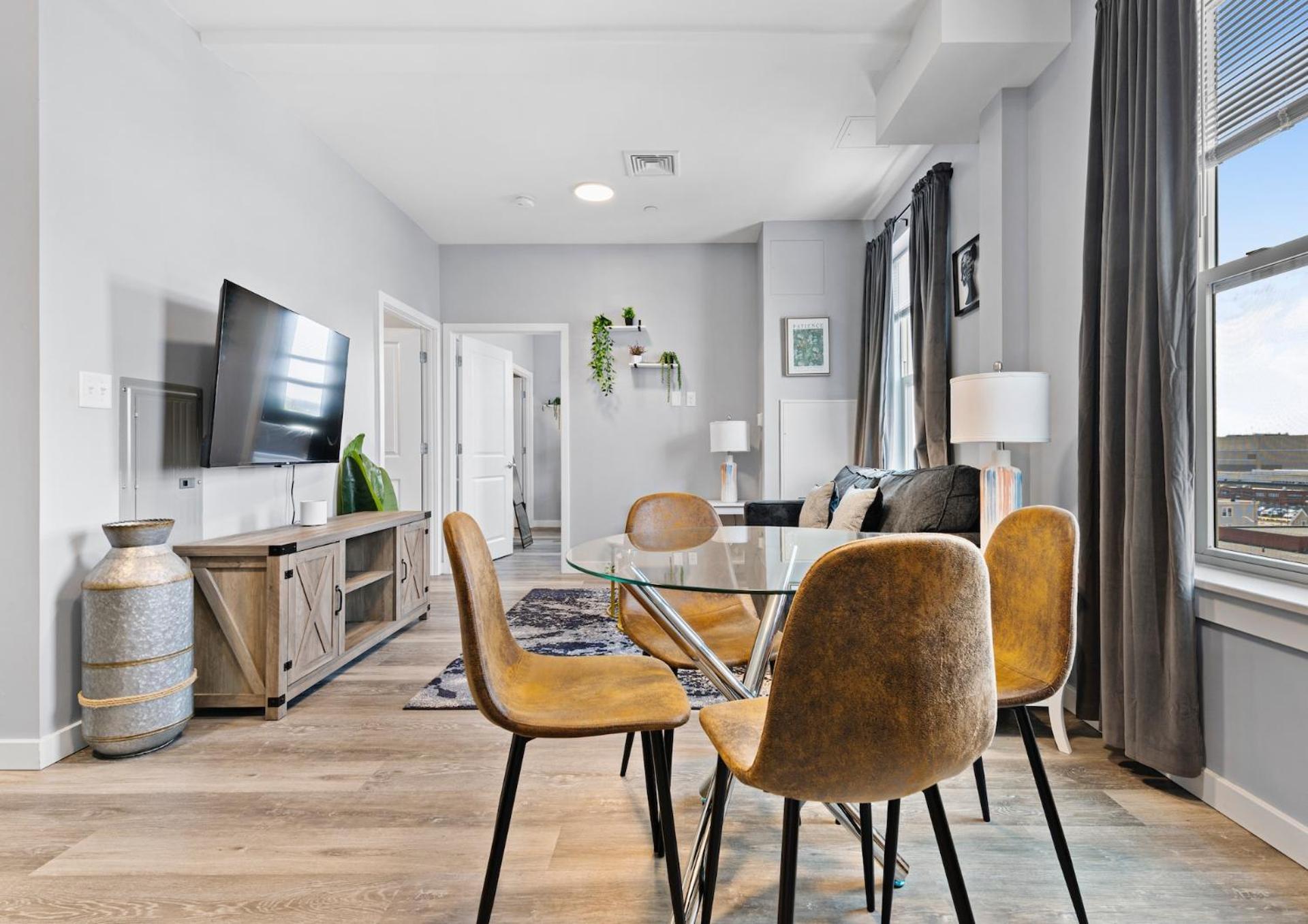 Furnished Apartments Near Encore Everett Room photo